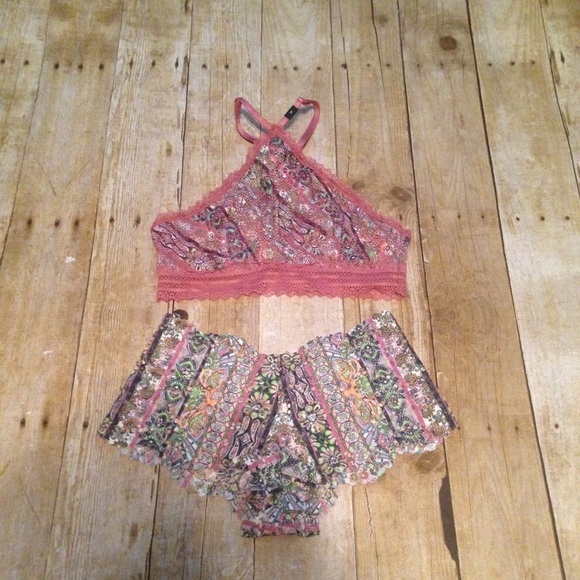 Victoria's Secret High Neck Set - Picture 2 of 8